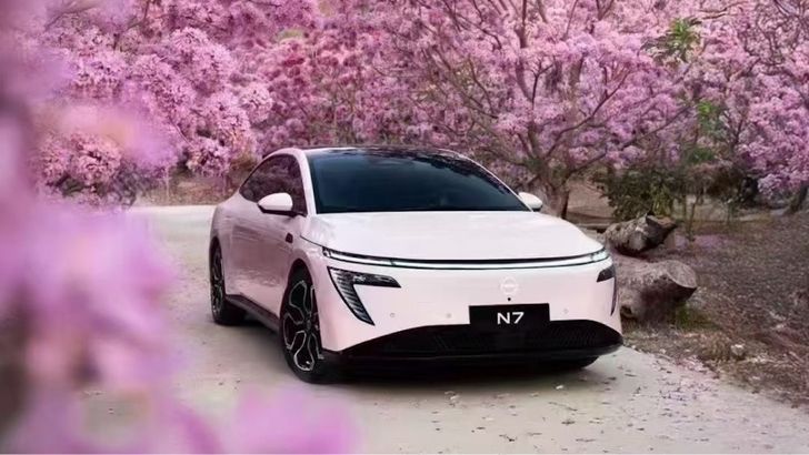 Фурор на рынке: новый бюджетный седан Nissan вызвал рекордный спрос Фурор на рынке: новый бюджетный седан Nissan вызвал рекордный спрос