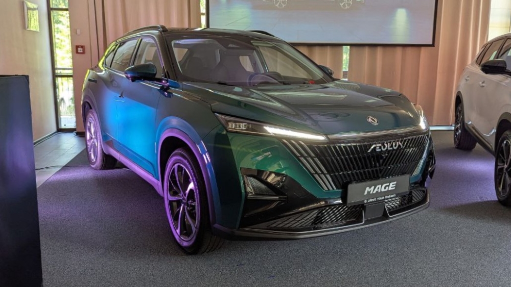 Dongfeng Mage презентация в России спереди