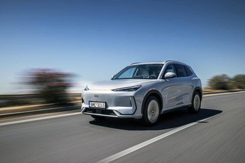 В Китае Geely EX5 электрический внедорожник официально выходит на греческий рынок.