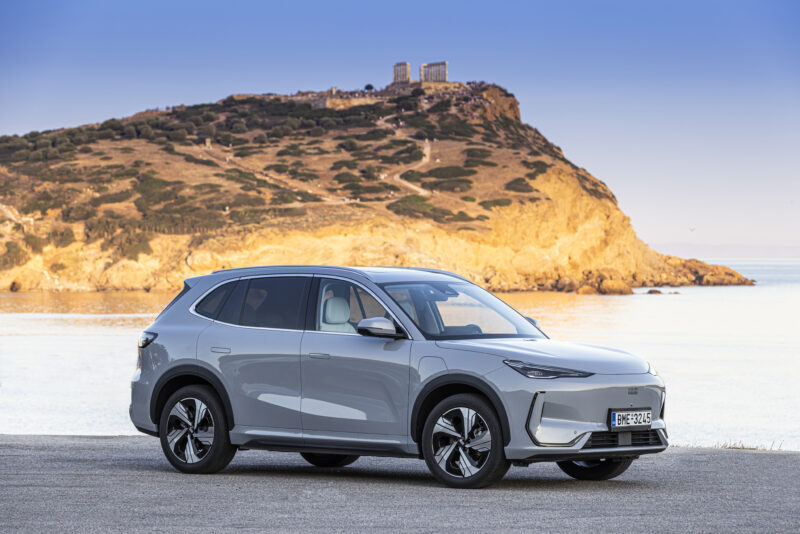 В Китае Geely EX5 электрический внедорожник официально выходит на греческий рынок.