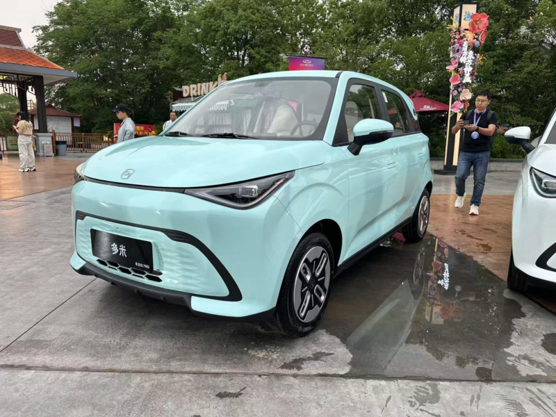 В Китае стартовали продажи электромобиля Chery QQ Domi с запасом хода 405 км, стоимостью от 8 300 долларов США.