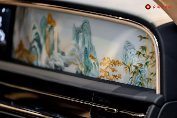 В Китае подержанный автомобиль Hongqi класса люкс установил новый рекорд экспорта Китая