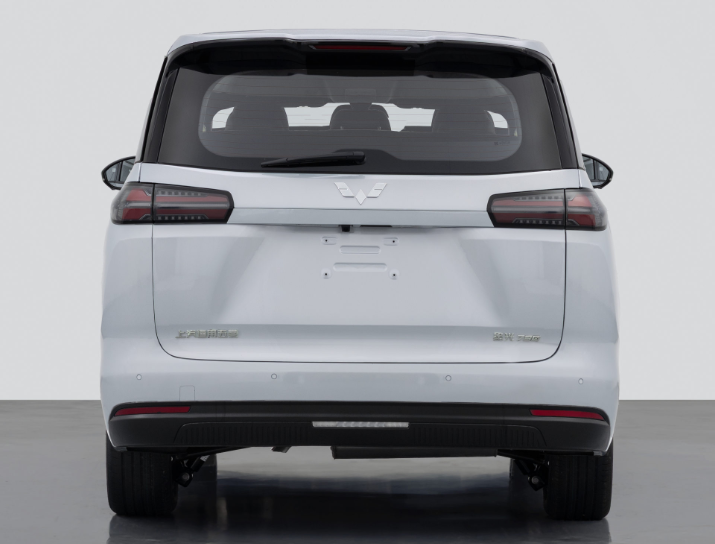 В Китае представлен MPV Wuling Xingguang 730 в версиях BEV, ICE и PHEV