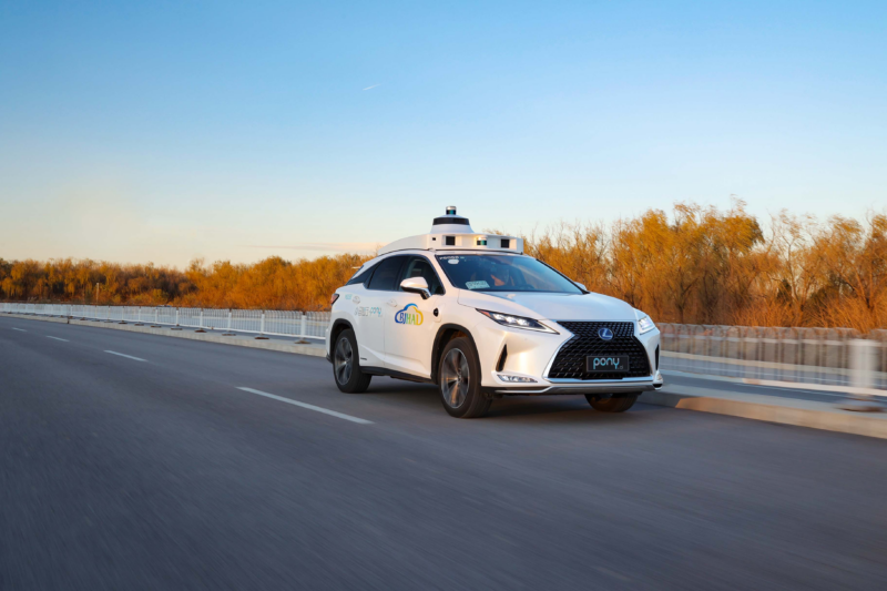В Китае сооснователь Pony.ai назвал Robotaxi от Tesla незрелым и указал на отсутствие готовности к L4