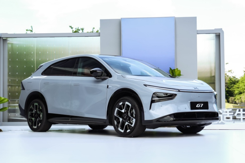 В Китае CEO Xpeng заказал у конкурента Xiaomi YU7 на фоне запуска G7 SUV 3 июля