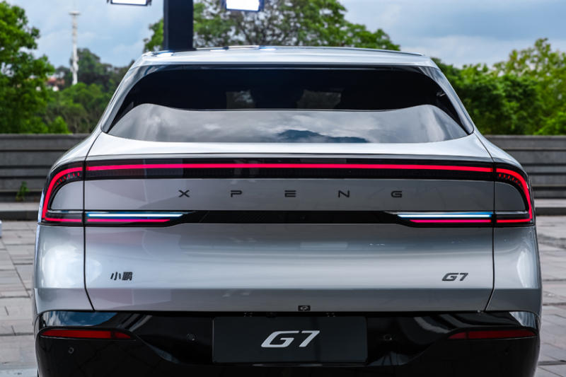 В Китае CEO Xpeng заказал у конкурента Xiaomi YU7 на фоне запуска G7 SUV 3 июля