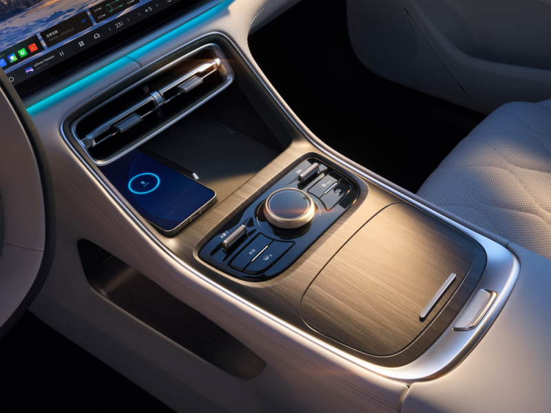 В Китае представлен Geely Galaxy A7 EM-i PHEV - гибридный автомобиль, который может появиться на рынке в четвертом квартале.