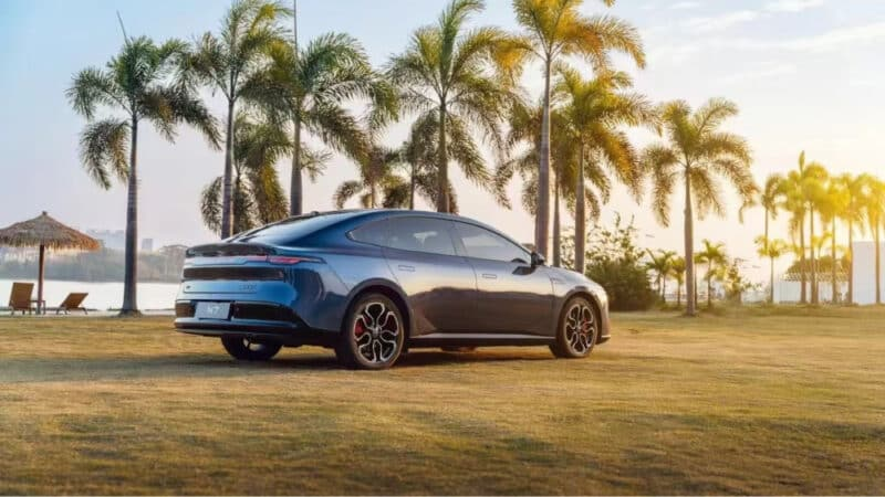 В Китае Nissan планирует запустить N7 - свой первый электромобиль на базе платформы Dongfeng.