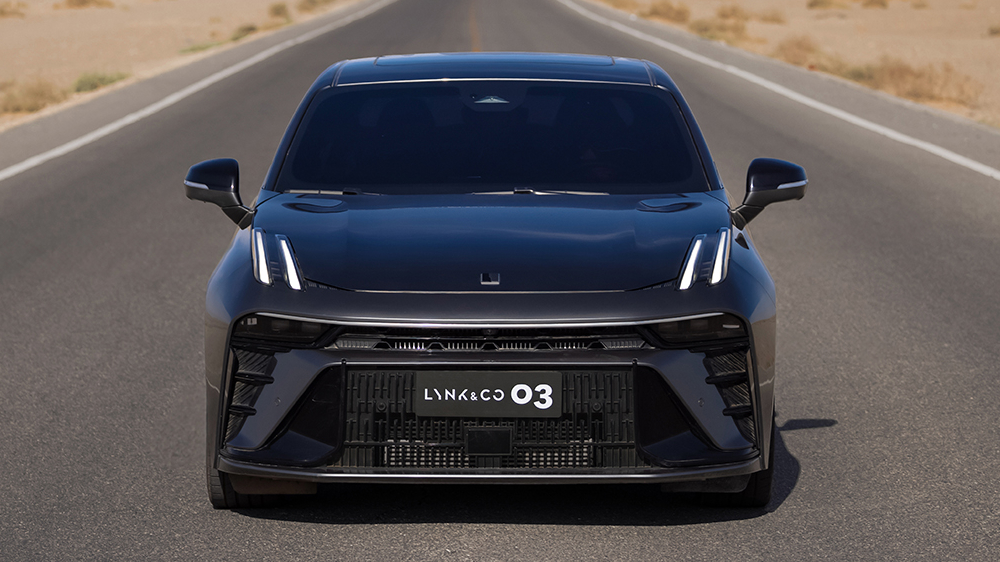 lynk & co 03 седан спереди серый