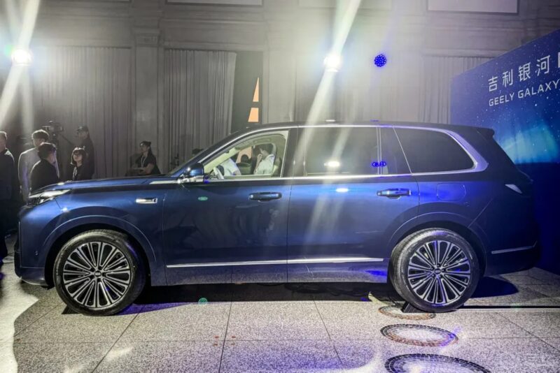 В Китае Geely Galaxy M9 объединилась с командой Инзаги, запустив гибрид 2.0 на основе ИИ с опцией на водороде