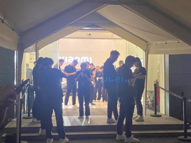 В Китае электрокар Xiaomi YU7 SUV набрал более 289 000 предзаказов за 60 минут.