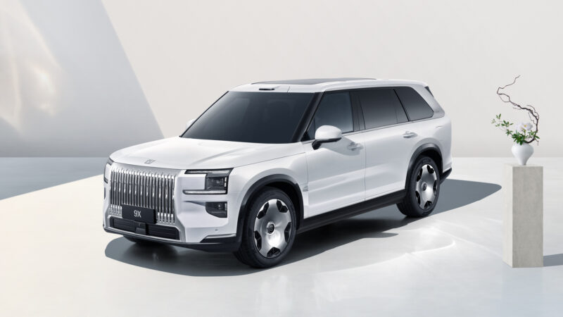 В Китае 9 июля будет представлен флагманский внедорожник Zeekr 9X от Geely