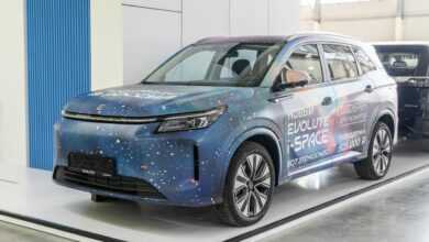 В России представлен обновленный кроссовер Evolute с глубокой локализацией производства. В России представлен обновленный кроссовер Evolute с глубокой локализацией производства.