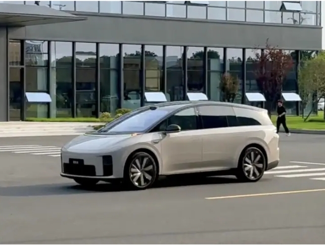В Китае компания LI Auto представит новый кроссовер LI I8 Pure Electric