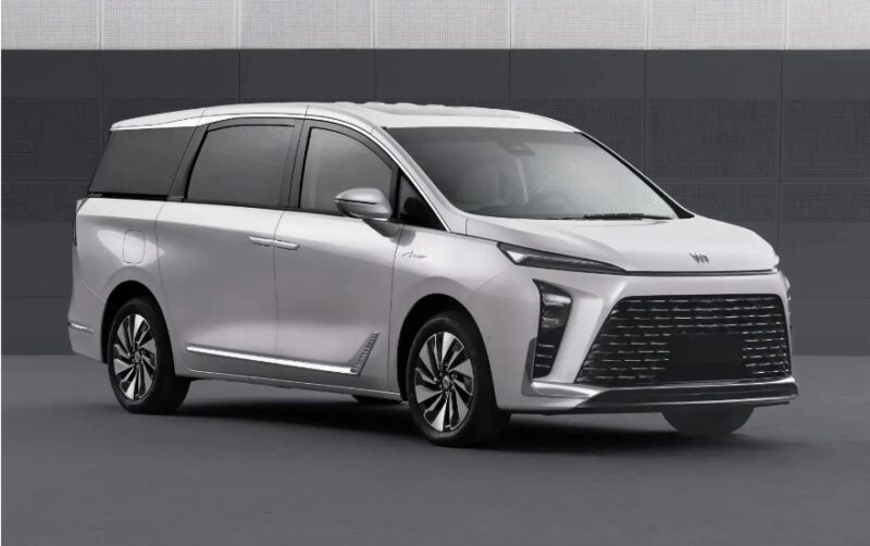 В Китае представлен первый в отрасли подключаемый гибридный минивэн Buick GL8 с аккумулятором 5C