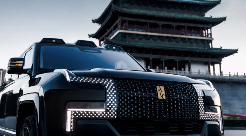 В Китае 31 июля откроется предзаказ BYD Yangwang U8L Dingshi Edition