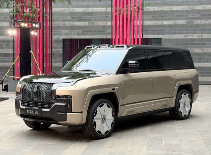 В Китае 31 июля откроется предзаказ BYD Yangwang U8L Dingshi Edition