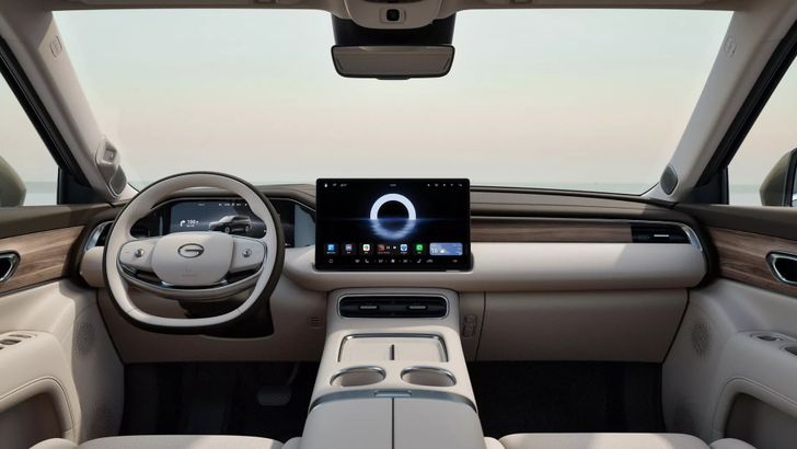 Флагманский кроссовер GAC S9 приедет в Россию в 2026 году: Autopilot Huawei и движение 1200 км