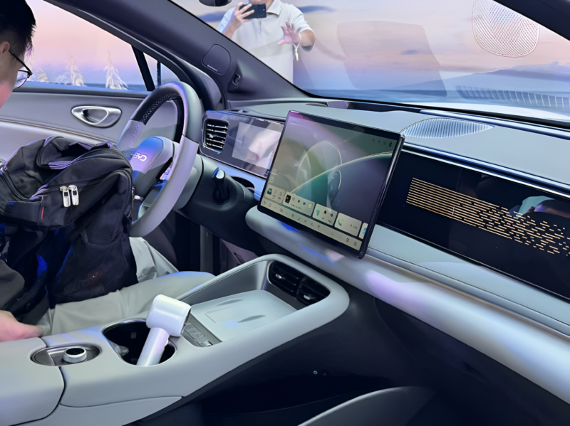 В Китае стартовали продажи BYD Sealion 06 с батареей Blade и полным приводом от 19 300 долларов