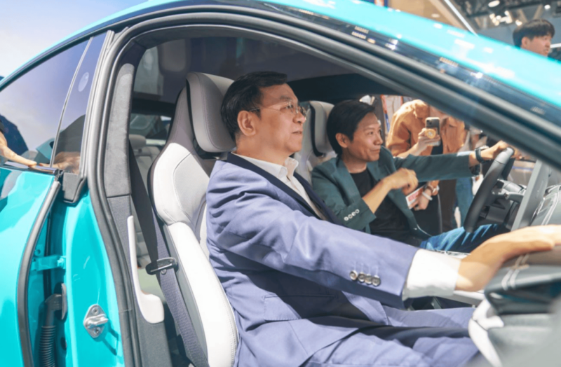 В Китае глава BYD посетил завод Xiaomi Auto по приглашению Лэй Цзюня, данные утекли в сеть