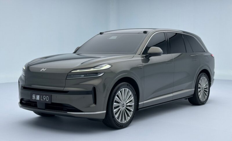 В Китае руководители Onvo и Li Auto столкнулись в соцсетях из-за слухов о клевете на i8