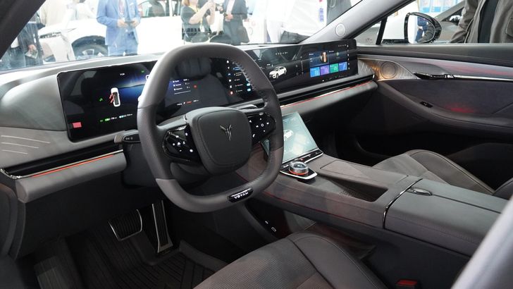 Evolute I-Space Interior
