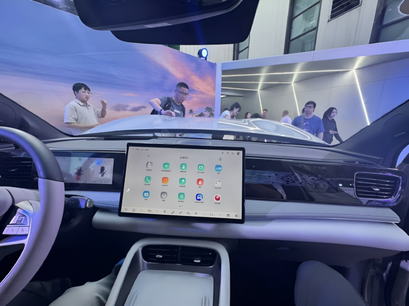 В Китае стартовали продажи BYD Sealion 06 с батареей Blade и полным приводом от 19 300 долларов