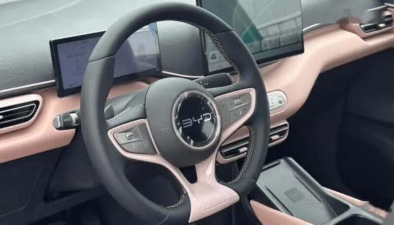 В Китае представлен BYD Seagull Free Edition с запасом хода 405 км, продажи модели превысили 1 миллион единиц по всему миру.