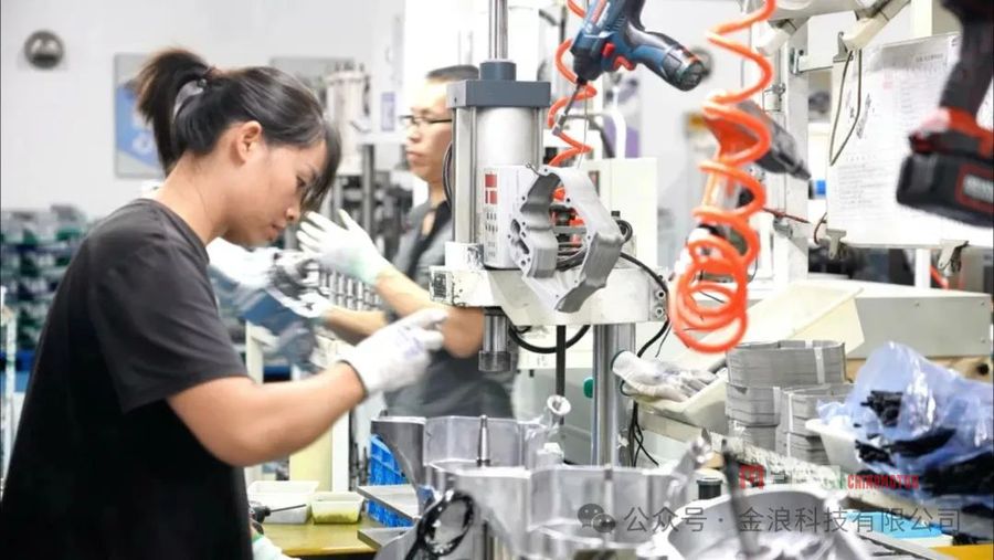 От механика до мотомагната: философия безопасности прежде всего — залог успеха Jinlang От механика до мотомагната: философия безопасности, лежащая в основе успеха Jinlang Технологии JINLANG Новости о китайских мотоциклах MEGA CHINAMOTOR 04