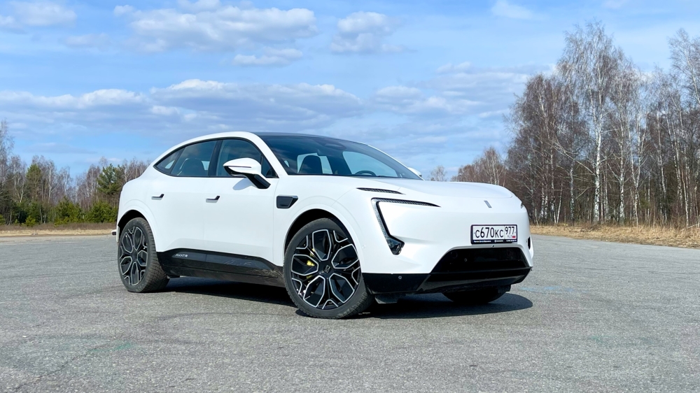 avatr 11 тест спереди сбоку