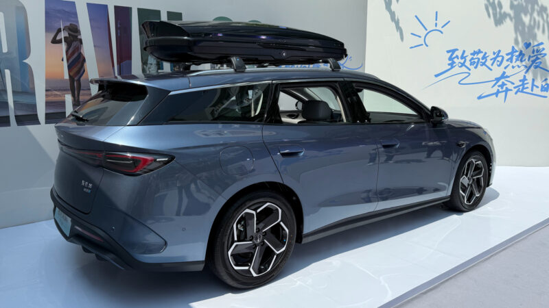 В Китае представлен универсал BYD Seal 06 DM-i по цене от 15 320 долларов.