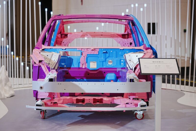 В Китае Chery Fulwin A9L стартовал с 50 287 заказами за сутки после глобальной презентации в Пекине