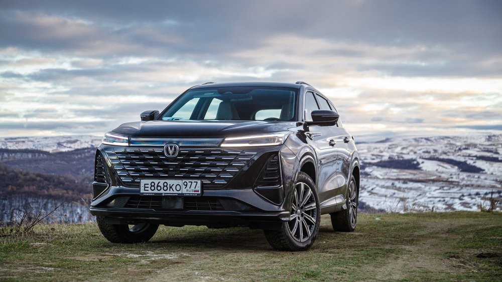 Changan CS75 Plus испытательный привод сбоку