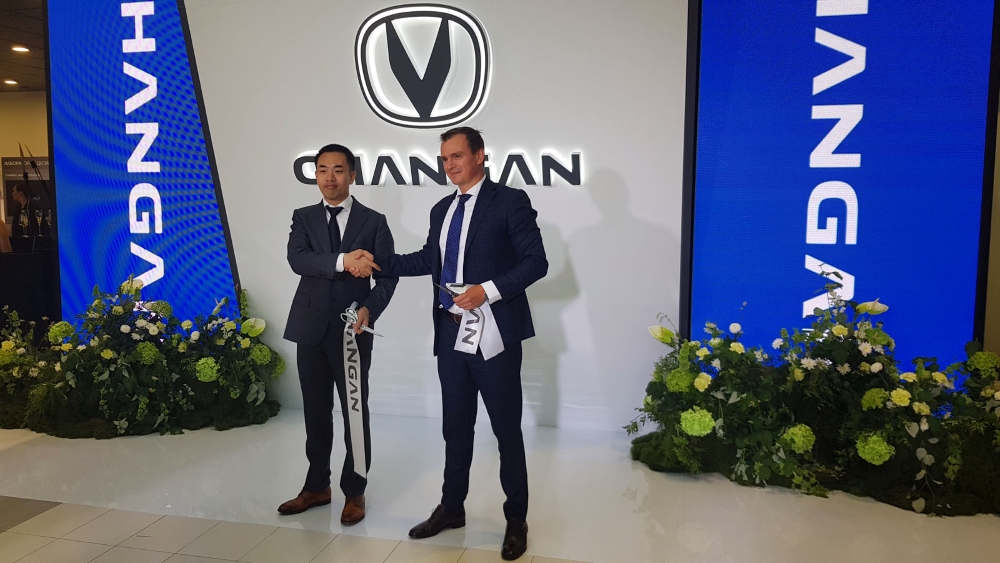 Генеральный директор Changan Eurosia Глава отдела представительства в России Sun Zezzyun
