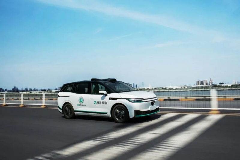 В Китае Baidu Apollo и Car Inc. запустили первую в мире службу аренды беспилотных автомобилей
