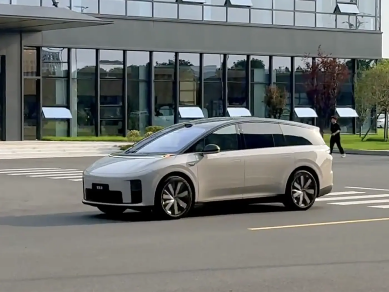 В Китае появились шпионские снимки салона электрического внедорожника Li Auto i8
