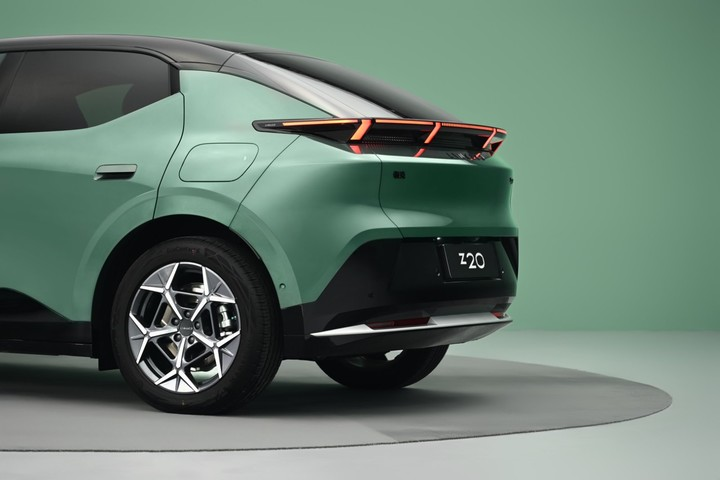 В Китае Lynk & Co представила доступную модель Z20 с запасом хода 430 км за 15 200 долларов