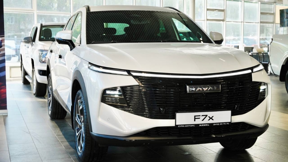 Кроссовер Haval F7x от дилера в автосалоне купить Sura-Motors Penza на фронте