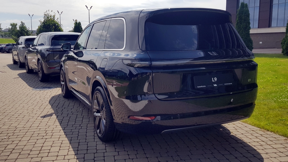Lixiang L9 Crossover сзади