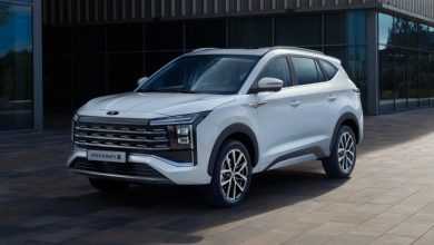 В России стартовали продажи кроссовера «Москвич 8» на базе JAC: доступные цены и комплектации.