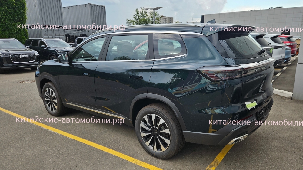 Тенет T8 Chery Tiggo 8 Plus Crossover в России в задней части расстояния на стороне