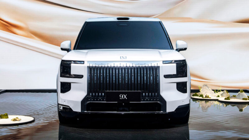 В Китае стартуют предварительные продажи кроссовера Zeekr 9X PHEV мощностью 1381 л.с. в августе