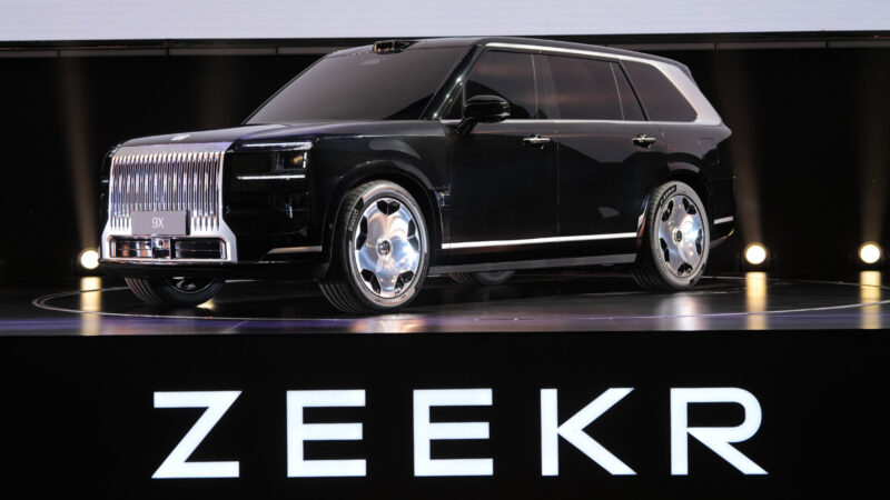 В Китае стартуют предварительные продажи кроссовера Zeekr 9X PHEV мощностью 1381 л.с. в августе