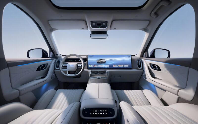 В Китае за 24 часа поступило более 40 000 предзаказов на кроссовер Geely Galaxy M9