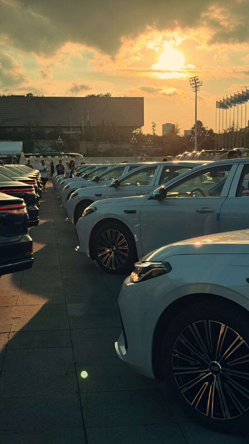 В Китае представлен Geely Galaxy A7 PHEV по цене от 11 240 долларов.