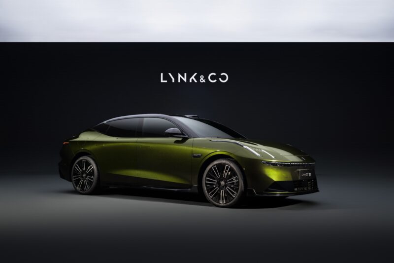 В Китае начнутся предварительные продажи гибрида Lynk & Co 10 EM-P PHEV по цене от 28 000 долларов с 11 августа