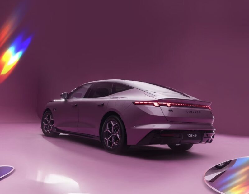В Китае начнутся предварительные продажи гибрида Lynk & Co 10 EM-P PHEV по цене от 28 000 долларов с 11 августа