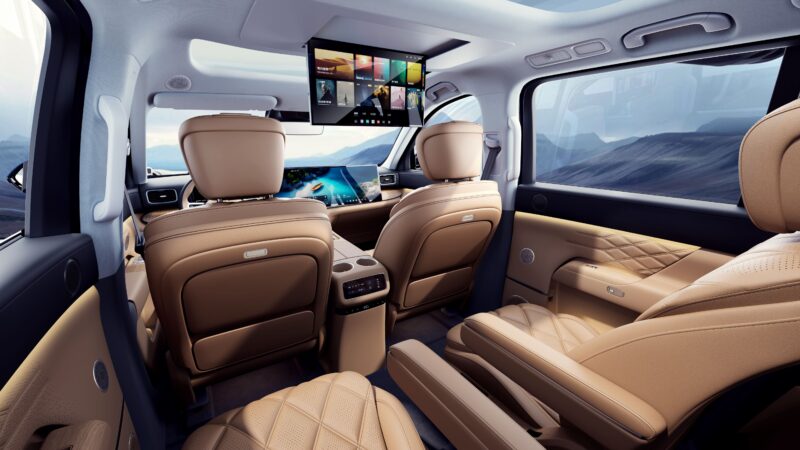 В Китае начался предзаказ Chery Fulwin T11 EREV с 30-дюймовым экраном, выход в сентябре
