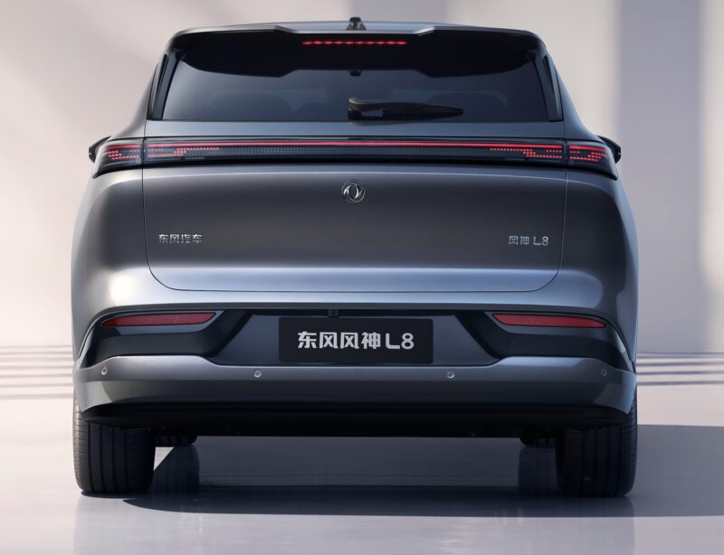 В Китае начались предварительные продажи Dongfeng Aeolus L8 PHEV с заявленной дальностью хода до 2245,3 км по цене от 18 100 долларов.