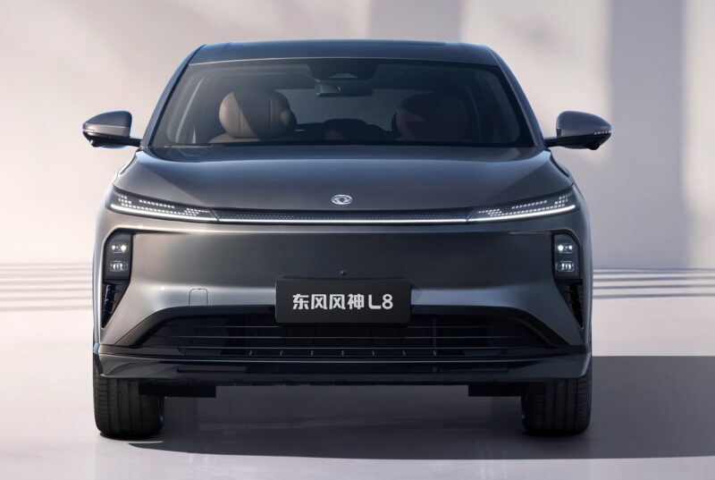 В Китае начались предварительные продажи Dongfeng Aeolus L8 PHEV с заявленной дальностью хода до 2245,3 км по цене от 18 100 долларов.